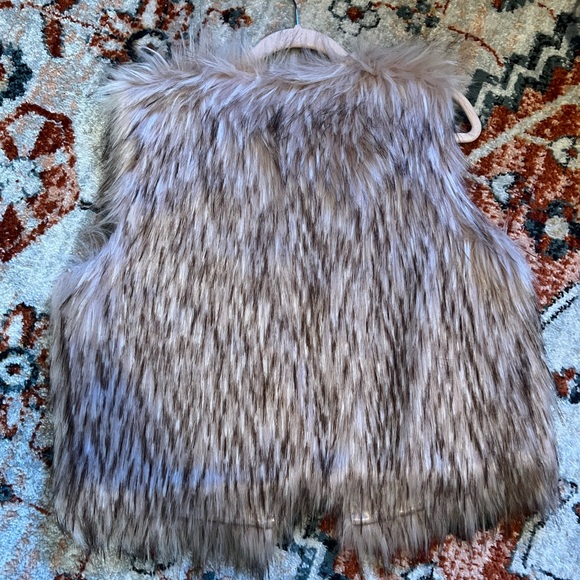 Bb Dakota Size M Fur Vest - Picture 6 of 9